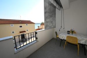 The gravel beach apartment #2