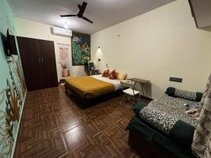 Sihi-2 bhk Non AC and Penthouse AC Rooms