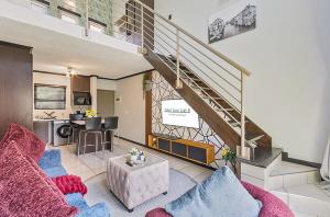 Zalari Luxe Loft B, Nature 1-Bed Loft, Paulshof, Sandton