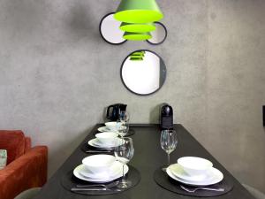 Urban Apartments Global Loft 17th Floor No 17 - Free Garage - Self Check-in - No deposit