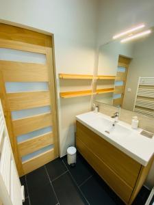 Le Gîte Du Parc avec parking vieux port et plage au calme