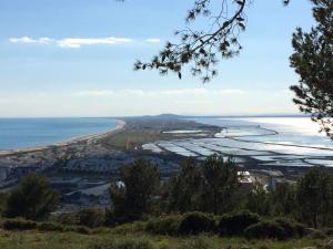 Studio cabine avec climatisation et parking, proche plages - FR-1-338-632