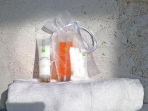 Studio cabine avec climatisation et parking, proche plages - FR-1-338-632