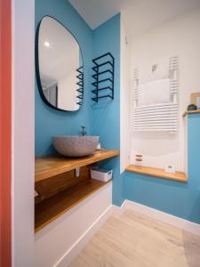 Bas de maison dans une oliveraie avec 2 suites parentales