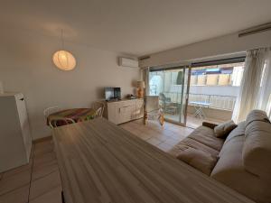 Studio climatisé pour 23 - Proche plage et commerces - WiFi inclus - FR-1-466A-22