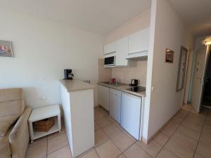 Studio climatisé pour 23 - Proche plage et commerces - WiFi inclus - FR-1-466A-22