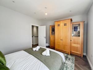 Stylish Modern Home, Fully Equipped