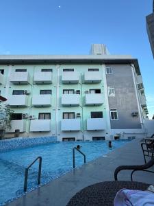 Aesthetic Condo Near Anjo World Free WIFI and Pool