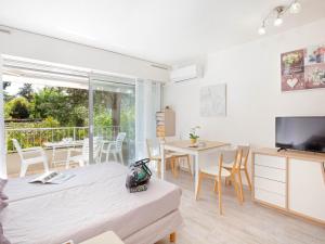 Studio Climatisé pour 3, Face Est, à 50m Plage et Proche Commerces - FR-1-466A-23