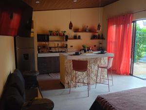 Natuwa House Oasis with pool, relaxation, beach 15 min