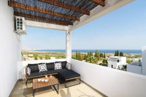 Villa Petalouda by Villa Plus