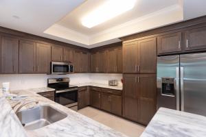 Phoenix Gulf Towers 1701