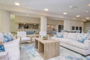 Phoenix Gulf Towers 1706