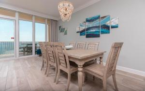 Phoenix Gulf Towers 1702