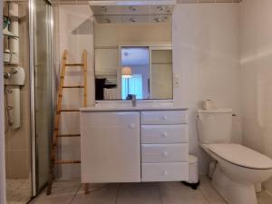 Maison calme, 8 pers., proche mer à Penvins, 3 chambres - FR-1-775-11