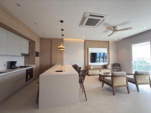 Apartamento Edificio Adalmar 804 con vista al mar