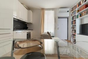 Porta Venezia Bilocale con letto soppalcato