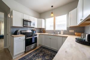 Modern 3BR Haven Near City Hotspots