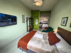 Gloria Lapa - Bohemian Culture and Leisure