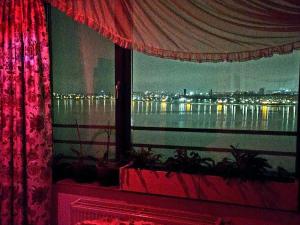 Lake House - Bucuresti