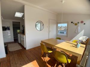 Helle Dachgeschosswohnung mit großer Südterrasse