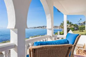 Bright Beachfront Apartment - ref 157 by Costarentals