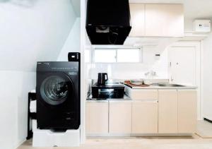 Alice JueQie 1minute walk to Horikiri Station ,Super convenient transportation ,Direct access to Narita Airport , Drugstore, convenience store, and shopping center downstairs