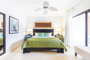 Beautiful 3BR Condo with Private Terrace and Picuzzi, Just Steps from Cap Cana Marina