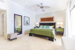 Beautiful 3BR Condo with Private Terrace and Picuzzi, Just Steps from Cap Cana Marina