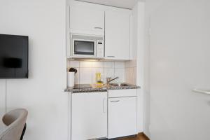 City-Studio - sweet and modest - Crown 14