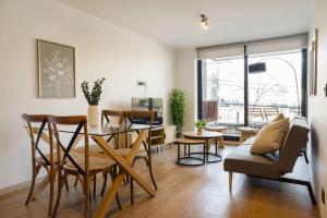 Modern 2BR Flat for 5 in Lively Las Condes Oasis