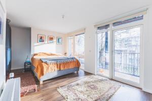 Stylish 4BDR Home Near South Acton With Parking