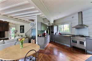 Havre de paix - grande maison en bois & piscine