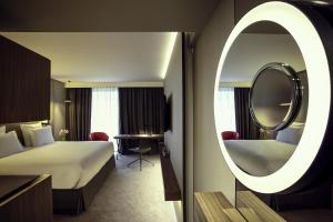 Radisson Blu CDG Airport Terminal Hotel, Paris