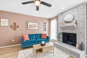 1BD 1BA Stylish Arlington Home w Backyard