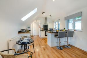 1 Bed in Hindhead oc-w34256