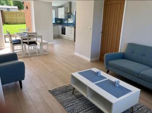 Botley House Stylish 2Bed with Garden & Parking