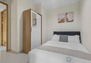 Golf View Apartment 2BR - Spacious, Comfortable - Pondok Indah