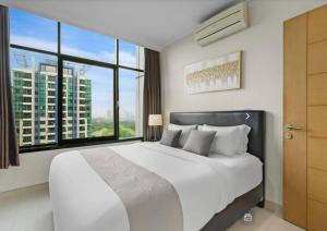 Golf View Apartment 2BR - Spacious, Comfortable - Pondok Indah