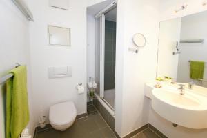 Strandstraße 32 - 04-36