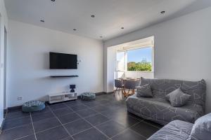 Studio Mer et Mimosa - 2 km de la plage