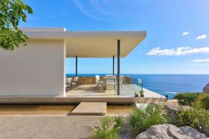 Oceanview Villa with Pool Fire Pit & Fitness Room