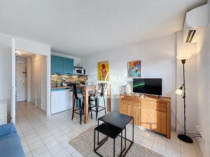 Studio 3 personnes avec terrasse à 500m de la plage Cavalière