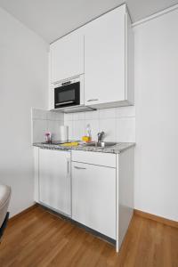 CITY Studio - Crown 32