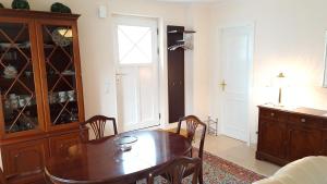 Laura Cottage - 43-111