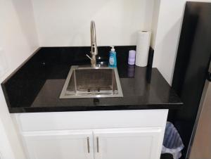 Stylish Westside Retreat - Your Jacksonville Getaway!