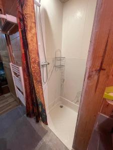 Gite indépendant, calme, campagne, style intérieur chalet