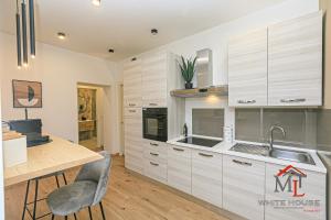 Parrot House Airport by ML WHITE HOUSE