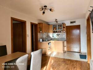 Laras cosy apartment 200 m from lift