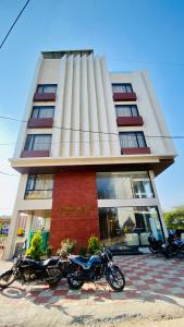 Golden Sands Hotel & Banquet